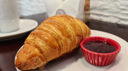 croissant-com-geleia